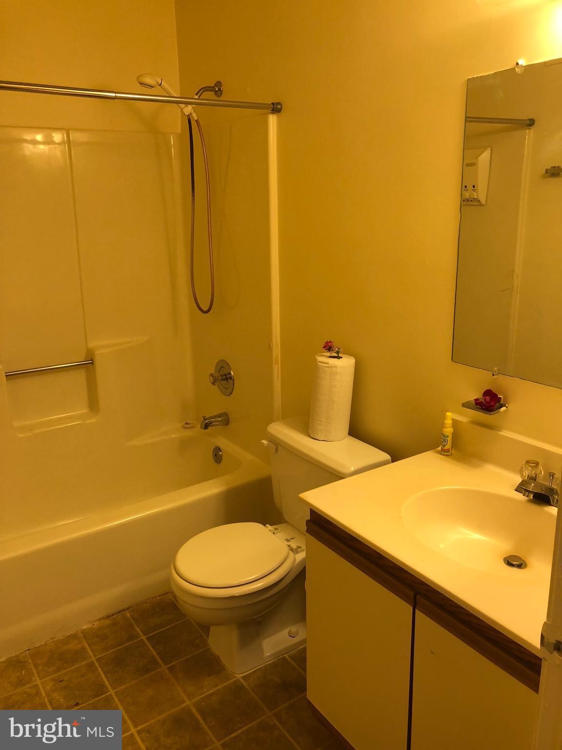 CROMWELL FOUNTAIN - Residential