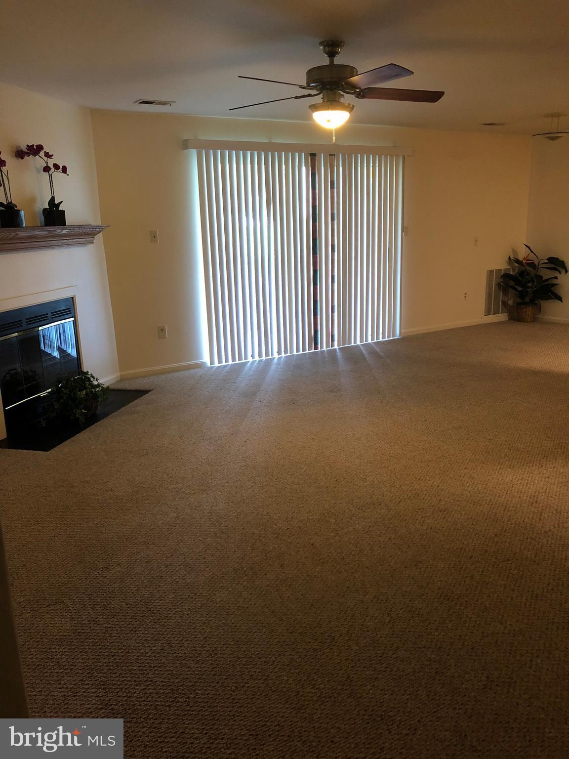 CROMWELL FOUNTAIN - Residential