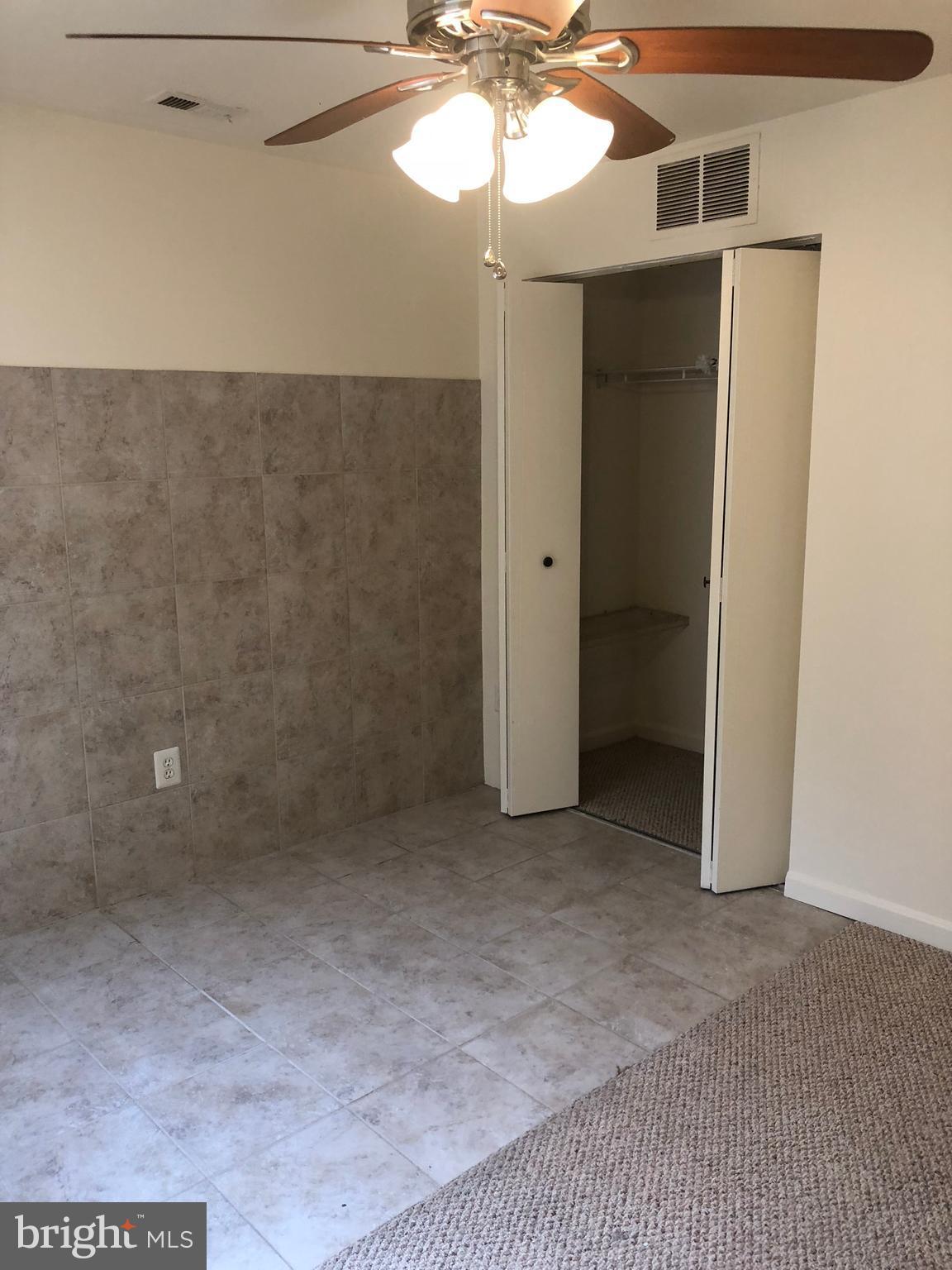 CROMWELL FOUNTAIN - Residential