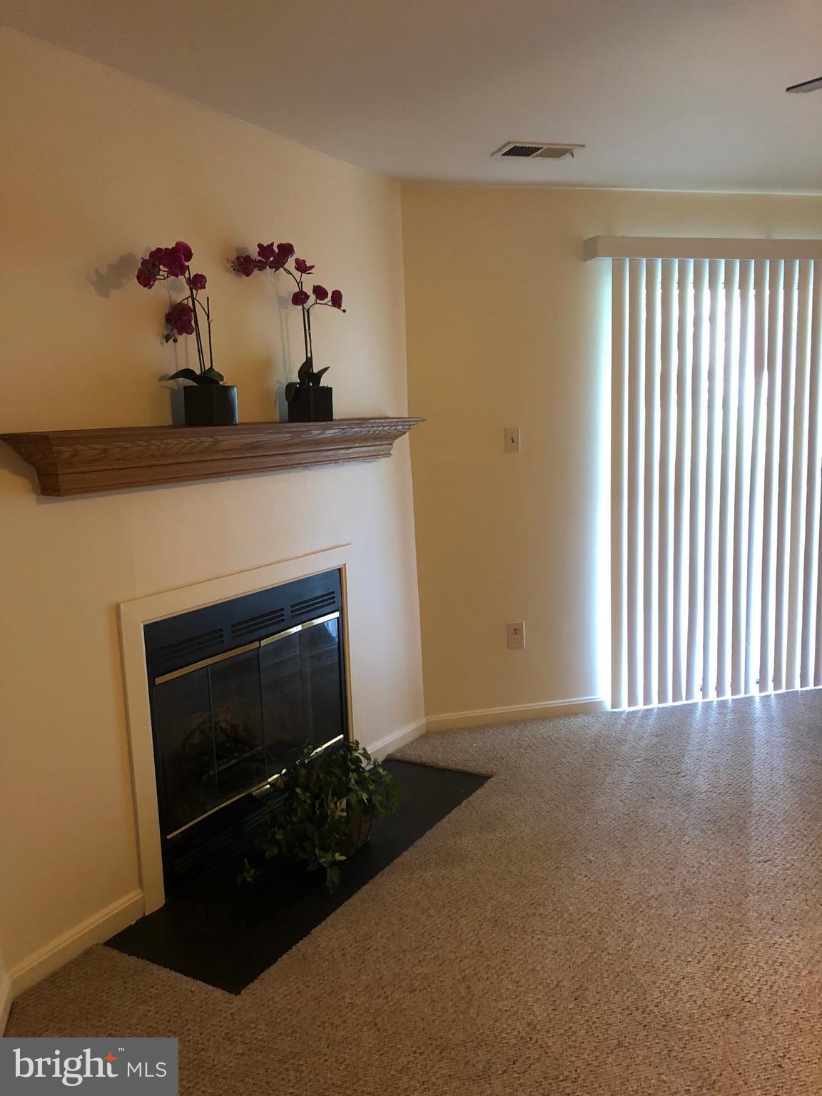 CROMWELL FOUNTAIN - Residential