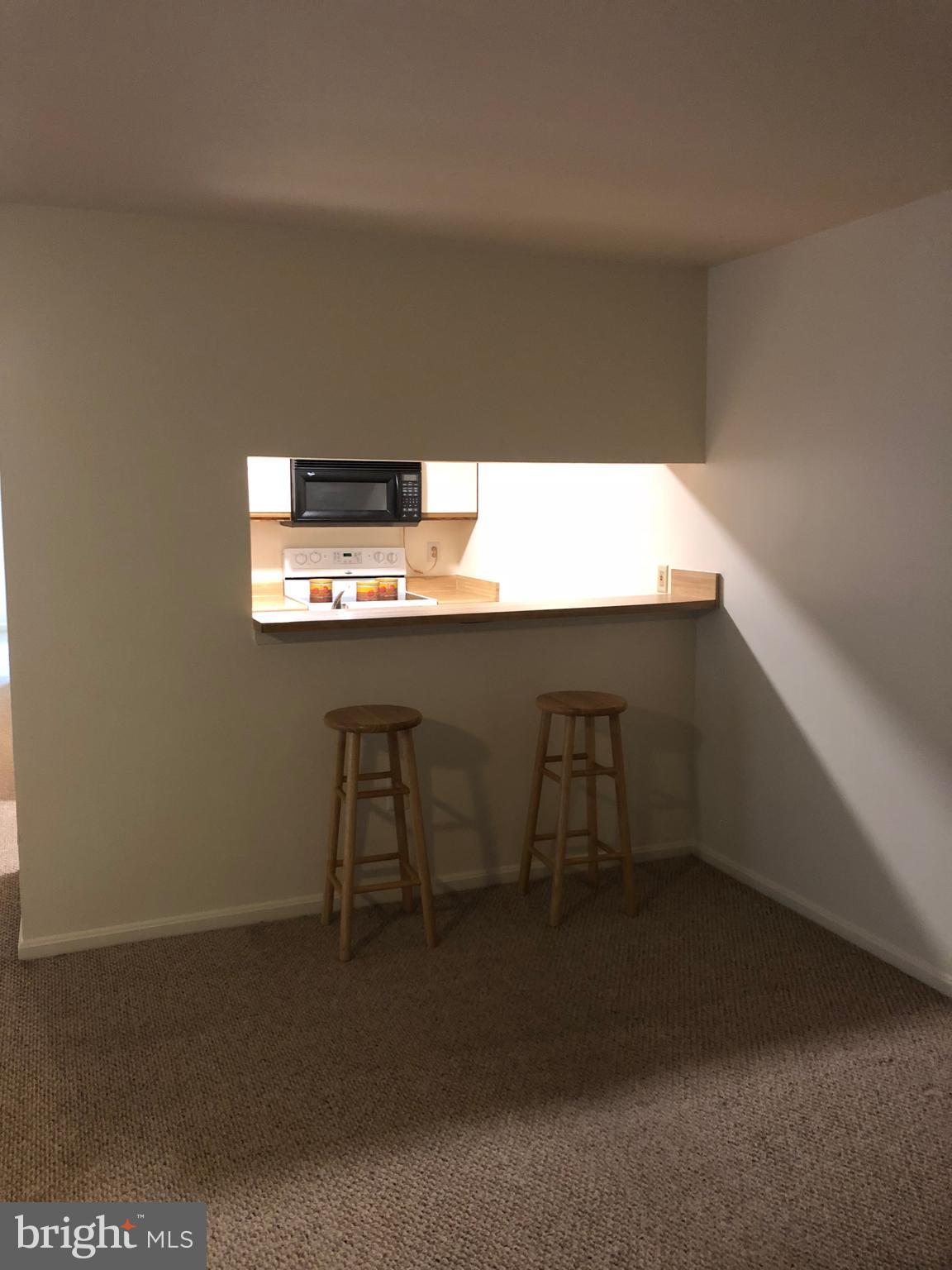 CROMWELL FOUNTAIN - Residential