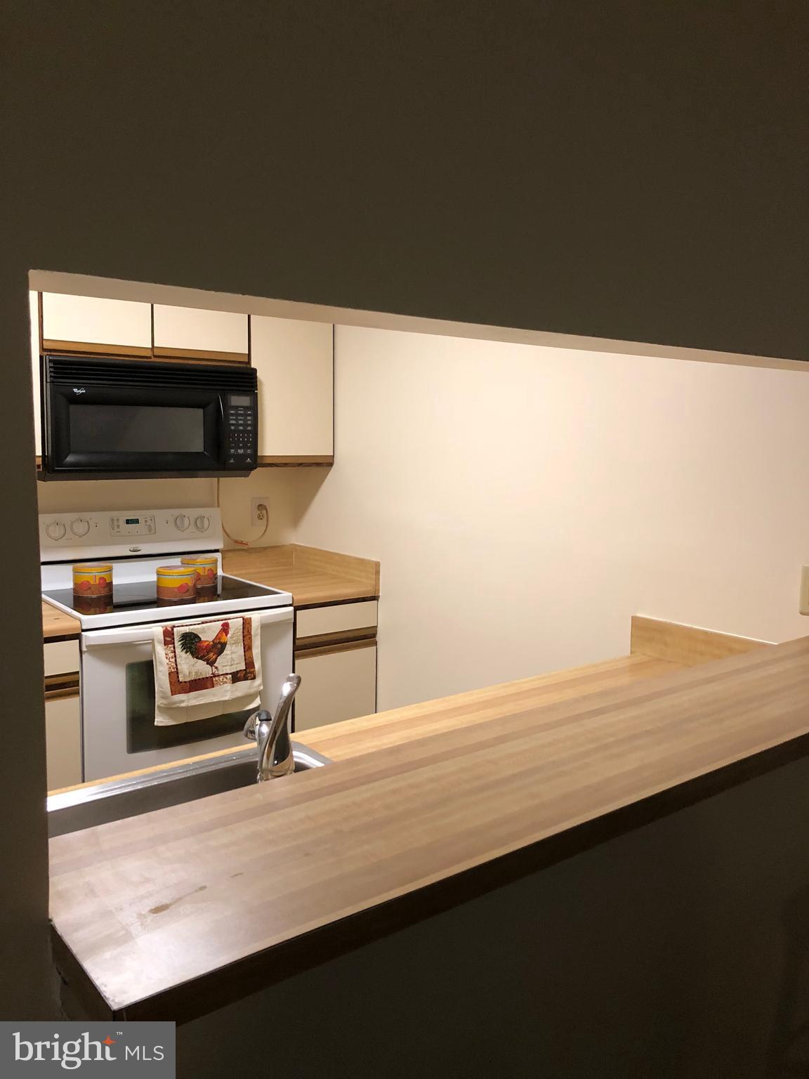 CROMWELL FOUNTAIN - Residential