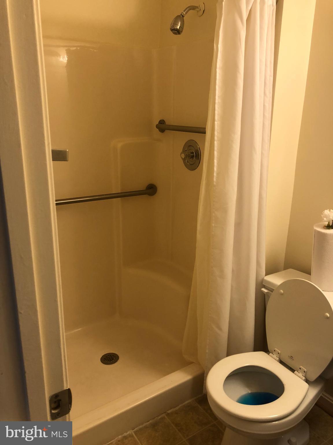 CROMWELL FOUNTAIN - Residential