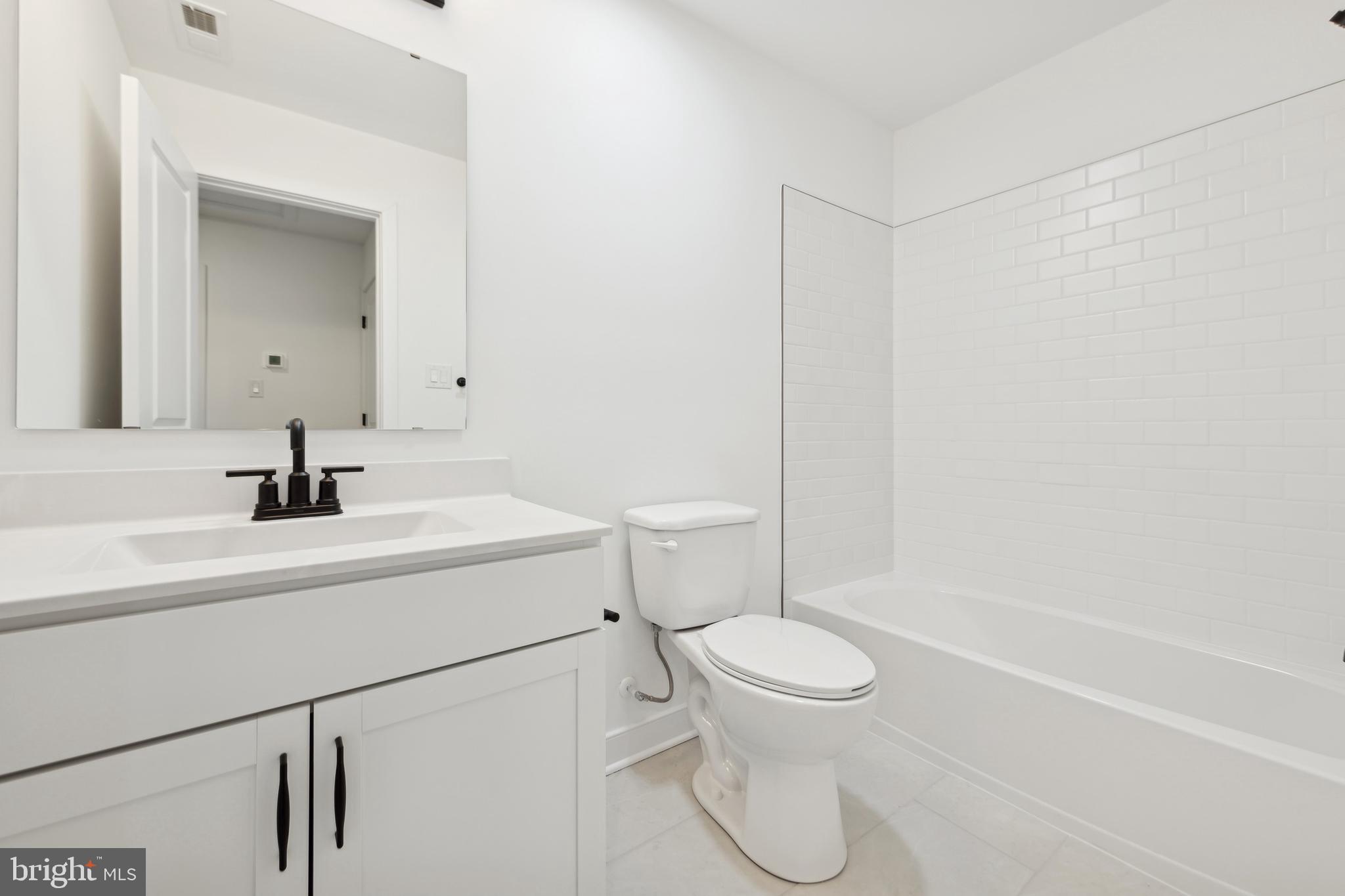 ADMIRAL'S LANDING - Residential