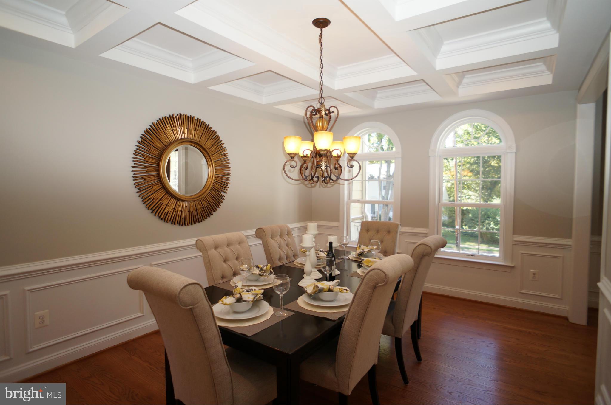 COUNTRY CLUB MANOR - Residential