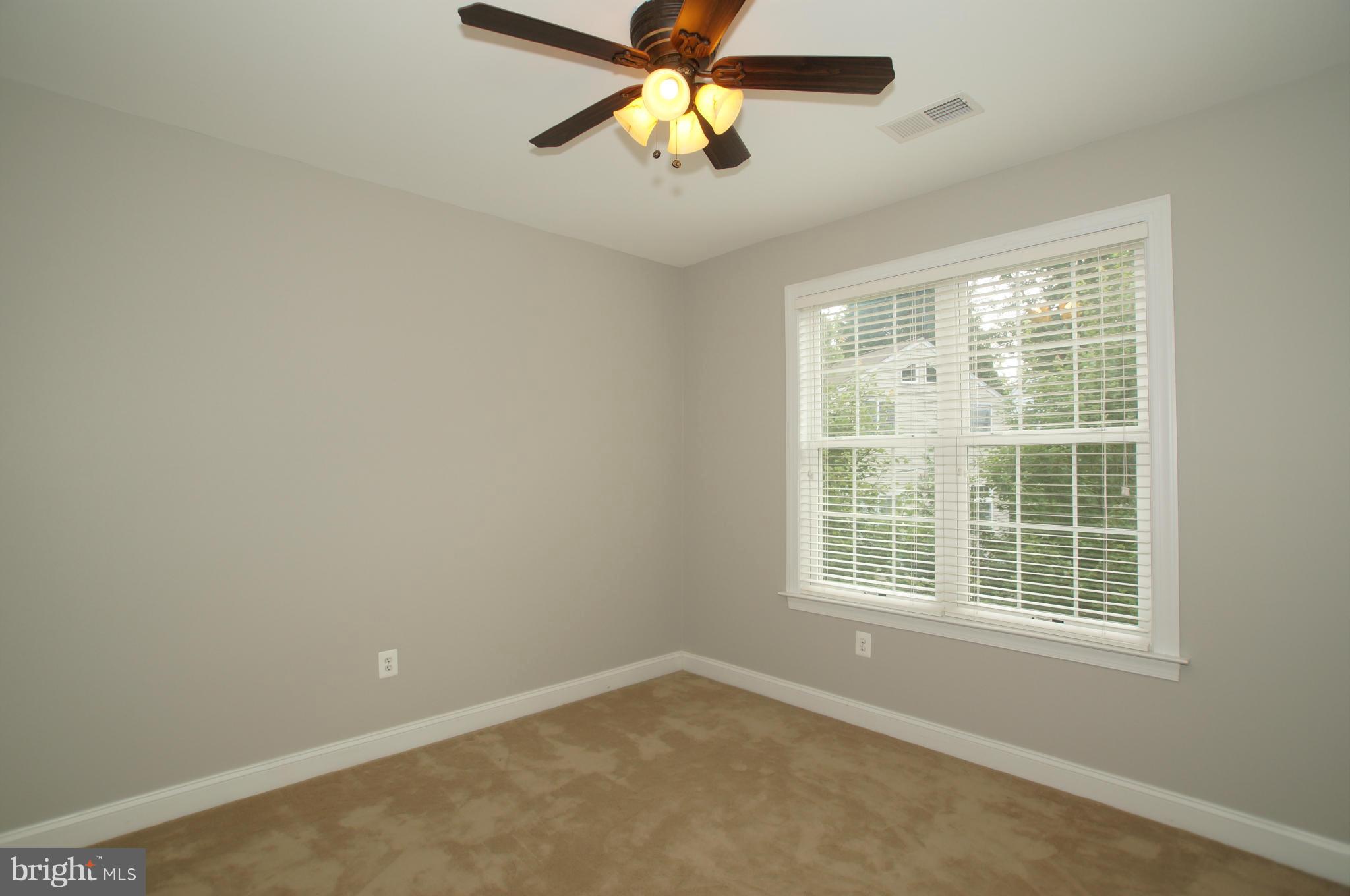 COUNTRY CLUB MANOR - Residential