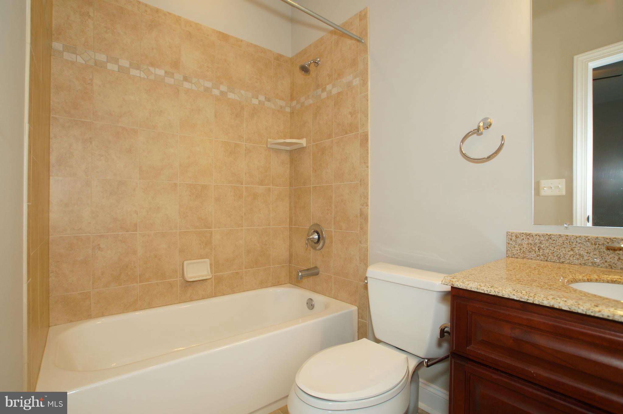 COUNTRY CLUB MANOR - Residential