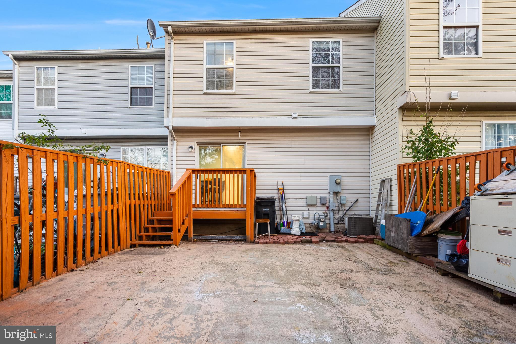 CENTRE RIDGE LAND BAY - Residential