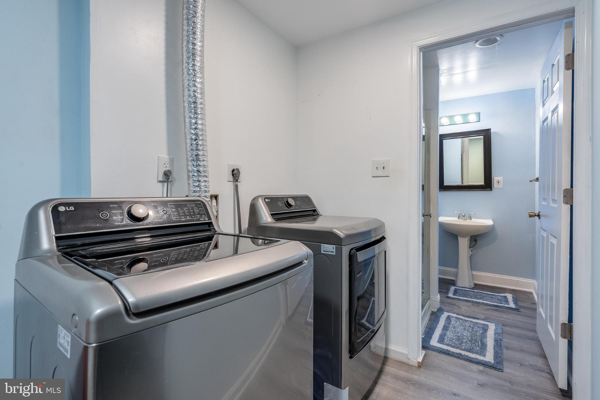 CENTRE RIDGE LAND BAY - Residential