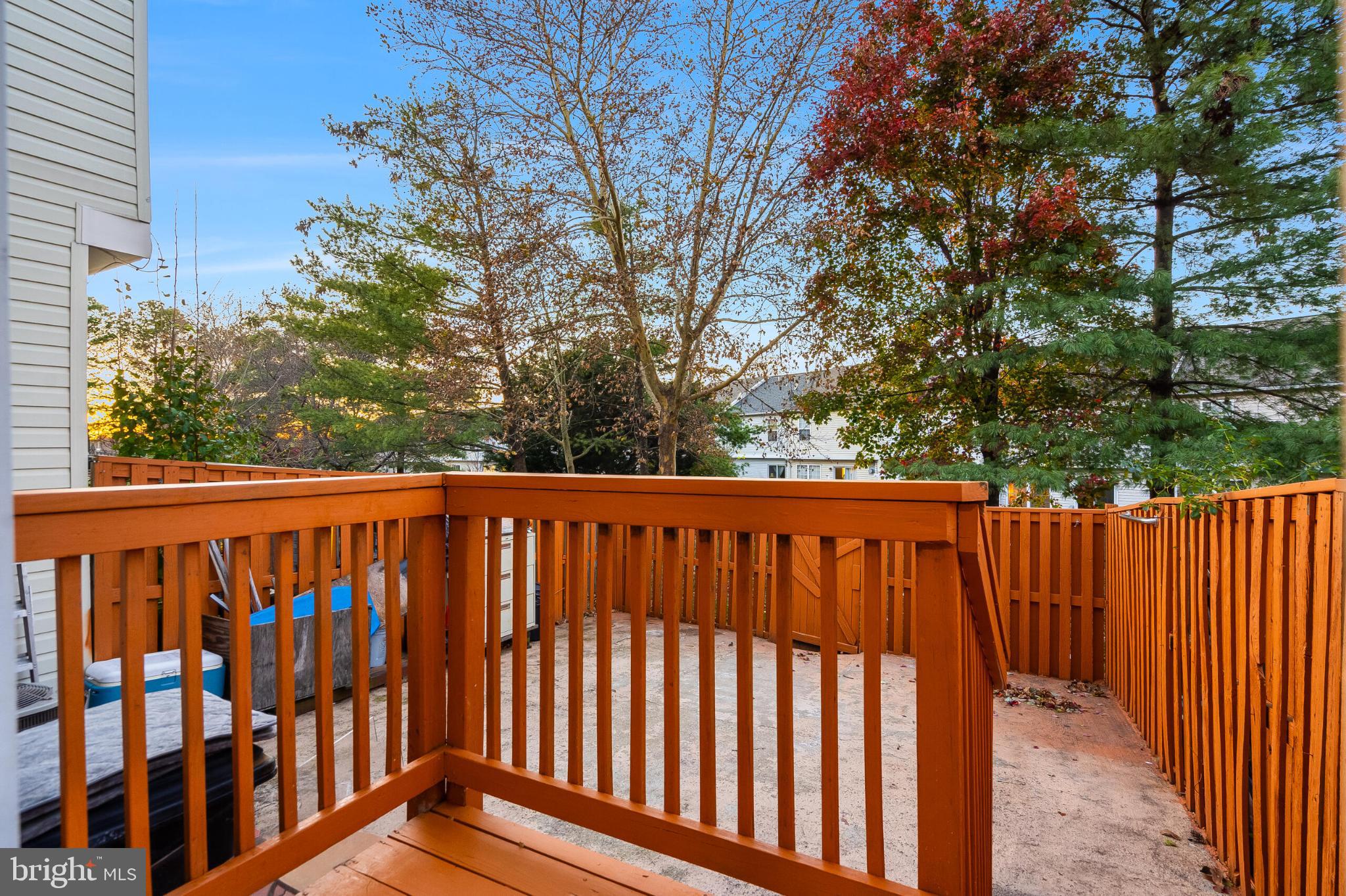 CENTRE RIDGE LAND BAY - Residential