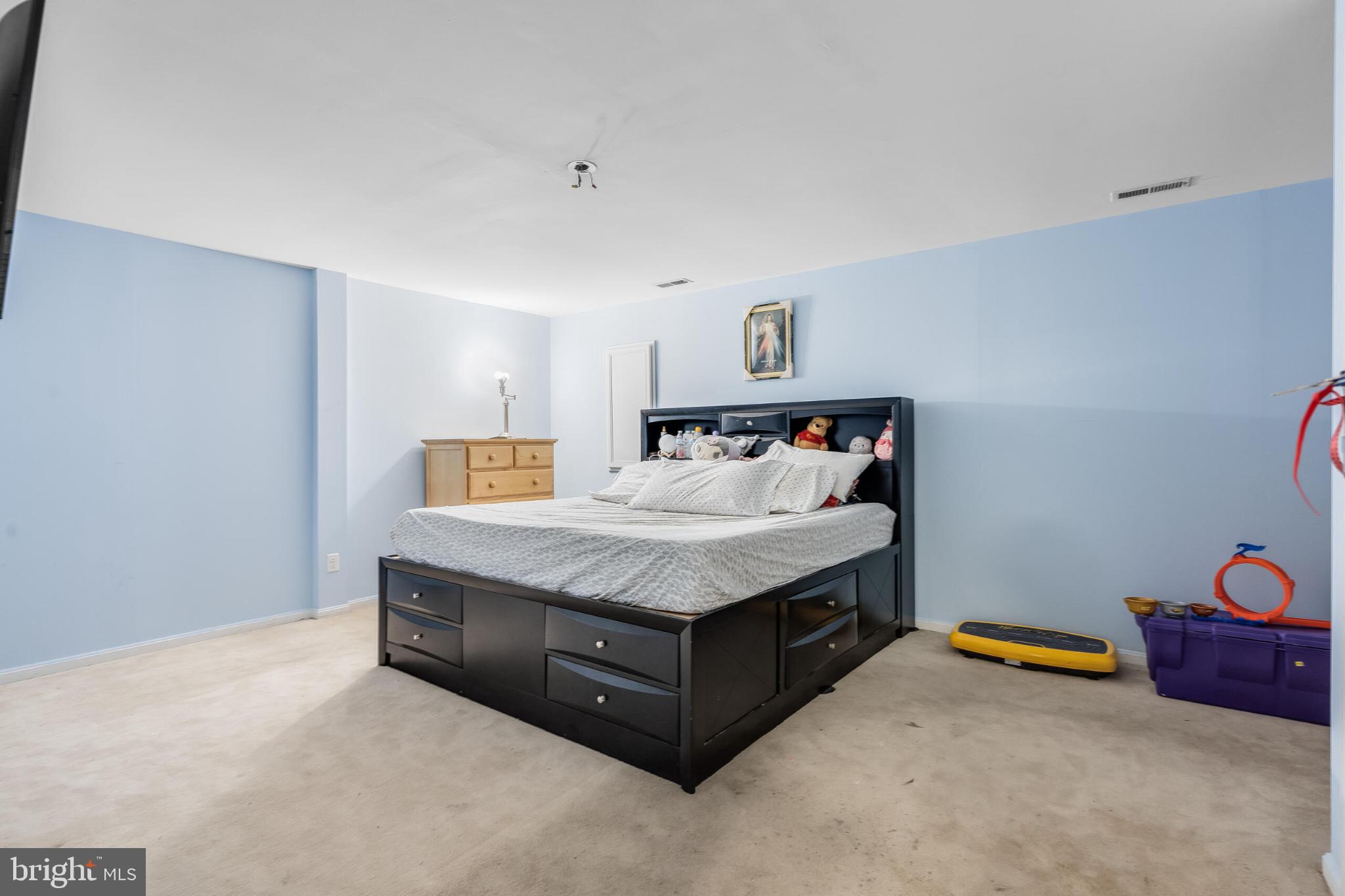 CENTRE RIDGE LAND BAY - Residential