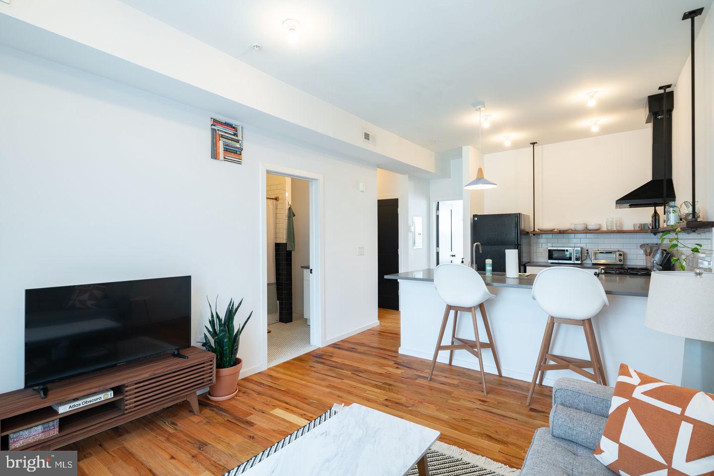 FISHTOWN - Commercial Sale