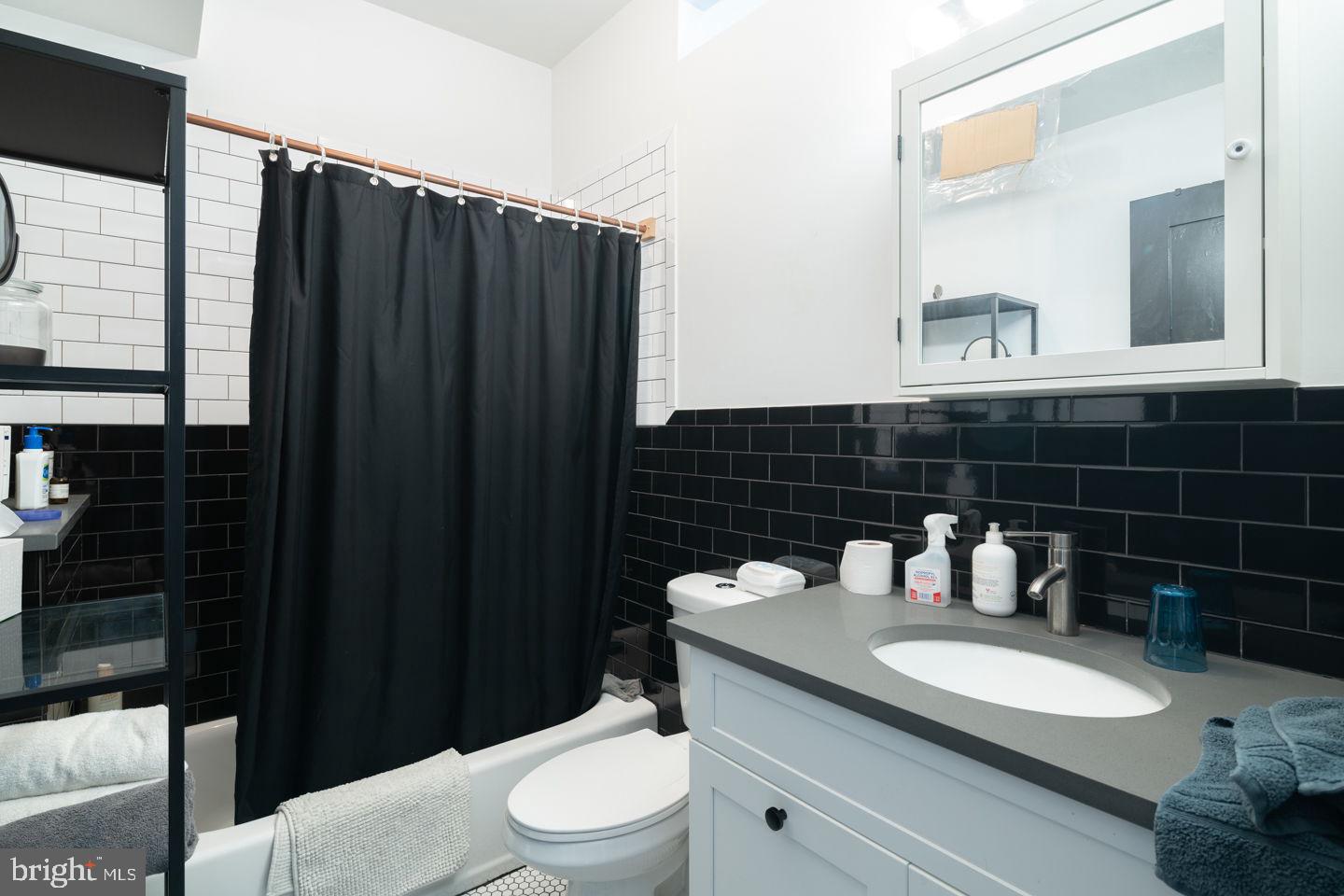 FISHTOWN - Commercial Sale