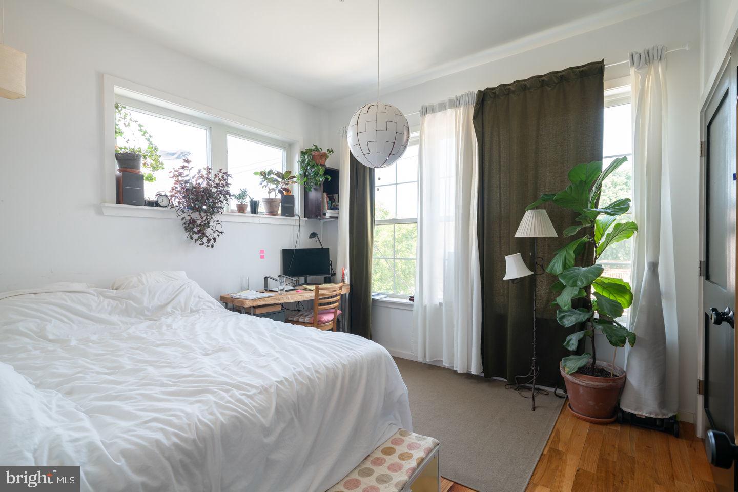 FISHTOWN - Commercial Sale