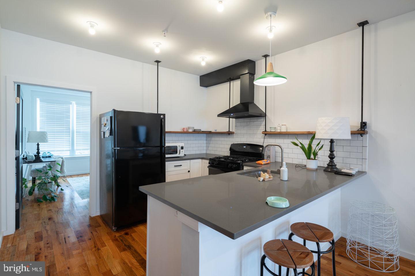 FISHTOWN - Commercial Sale