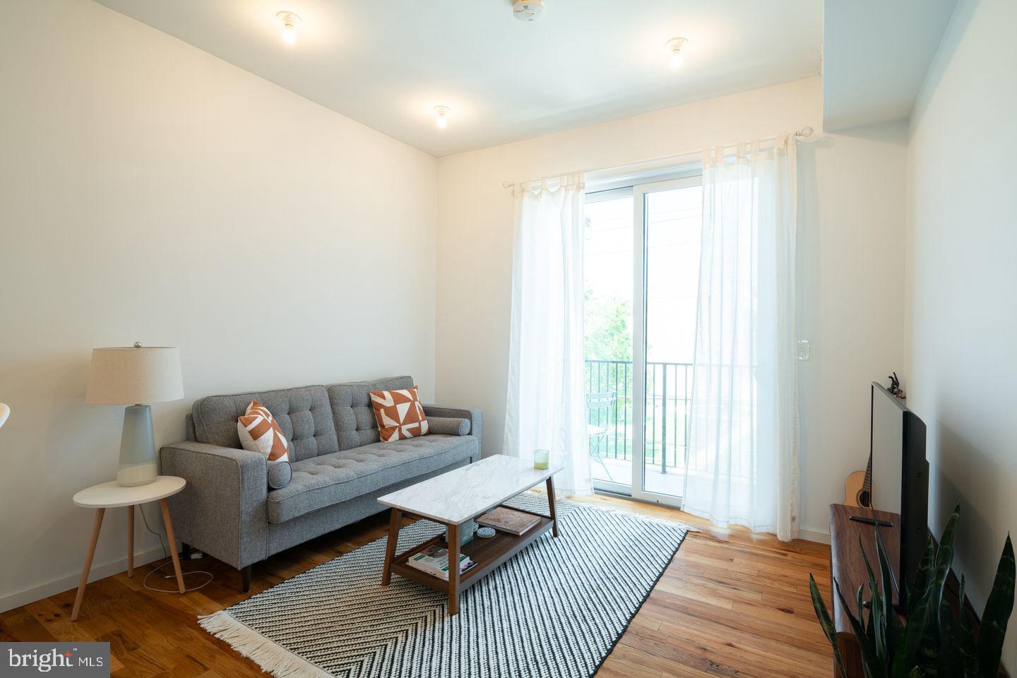 FISHTOWN - Commercial Sale