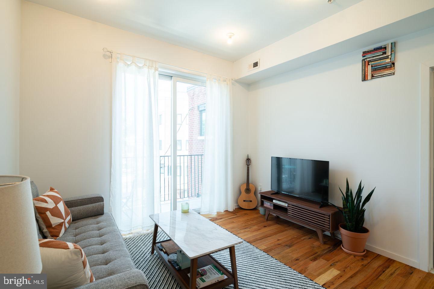 FISHTOWN - Commercial Sale