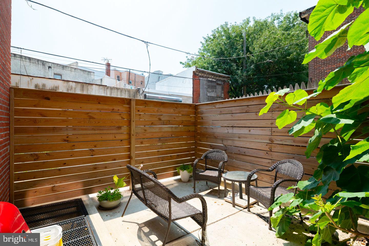 FISHTOWN - Commercial Sale