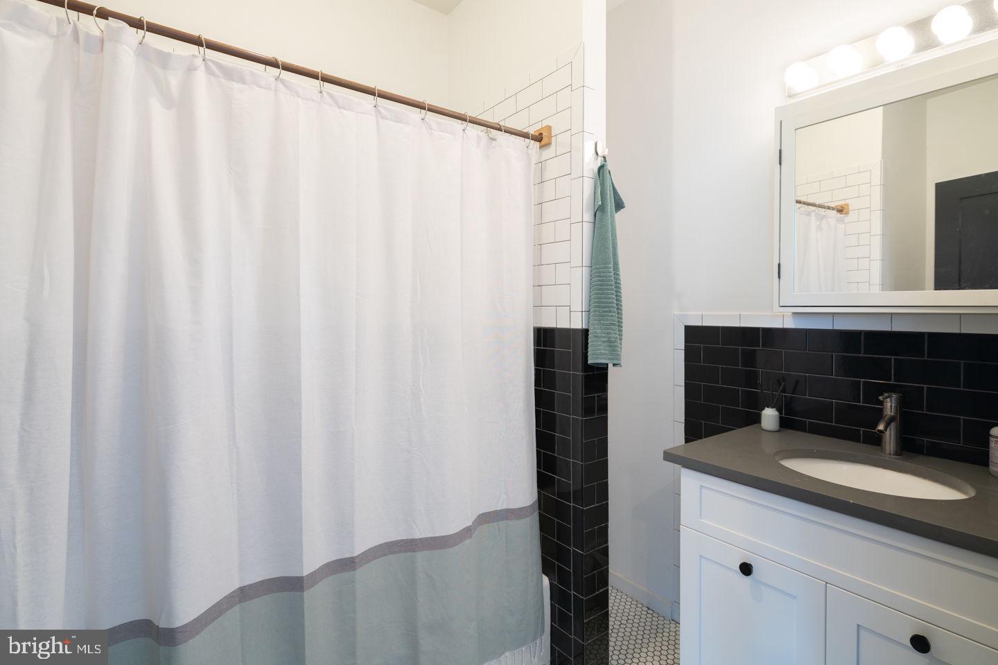 FISHTOWN - Commercial Sale