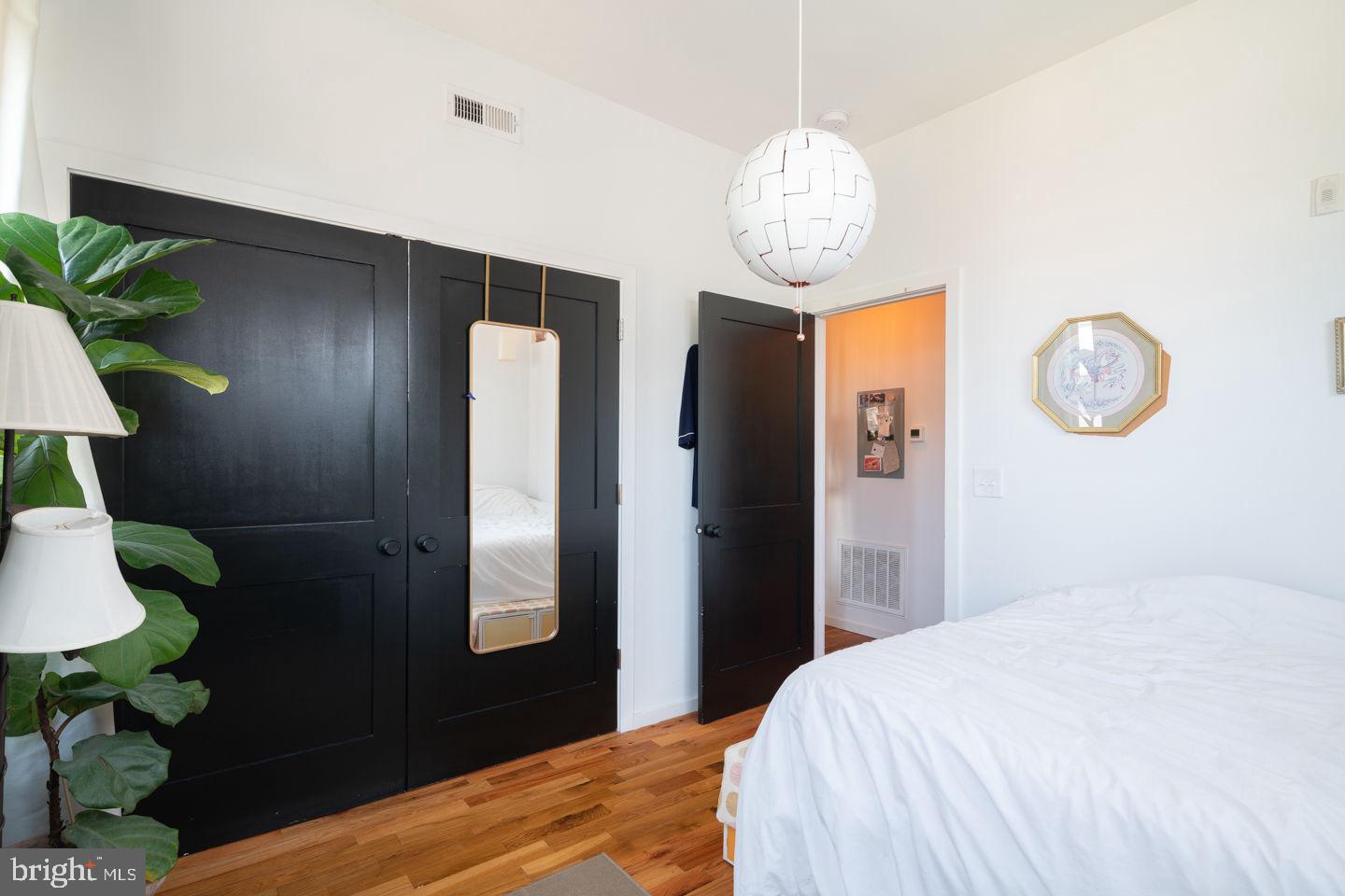 FISHTOWN - Commercial Sale