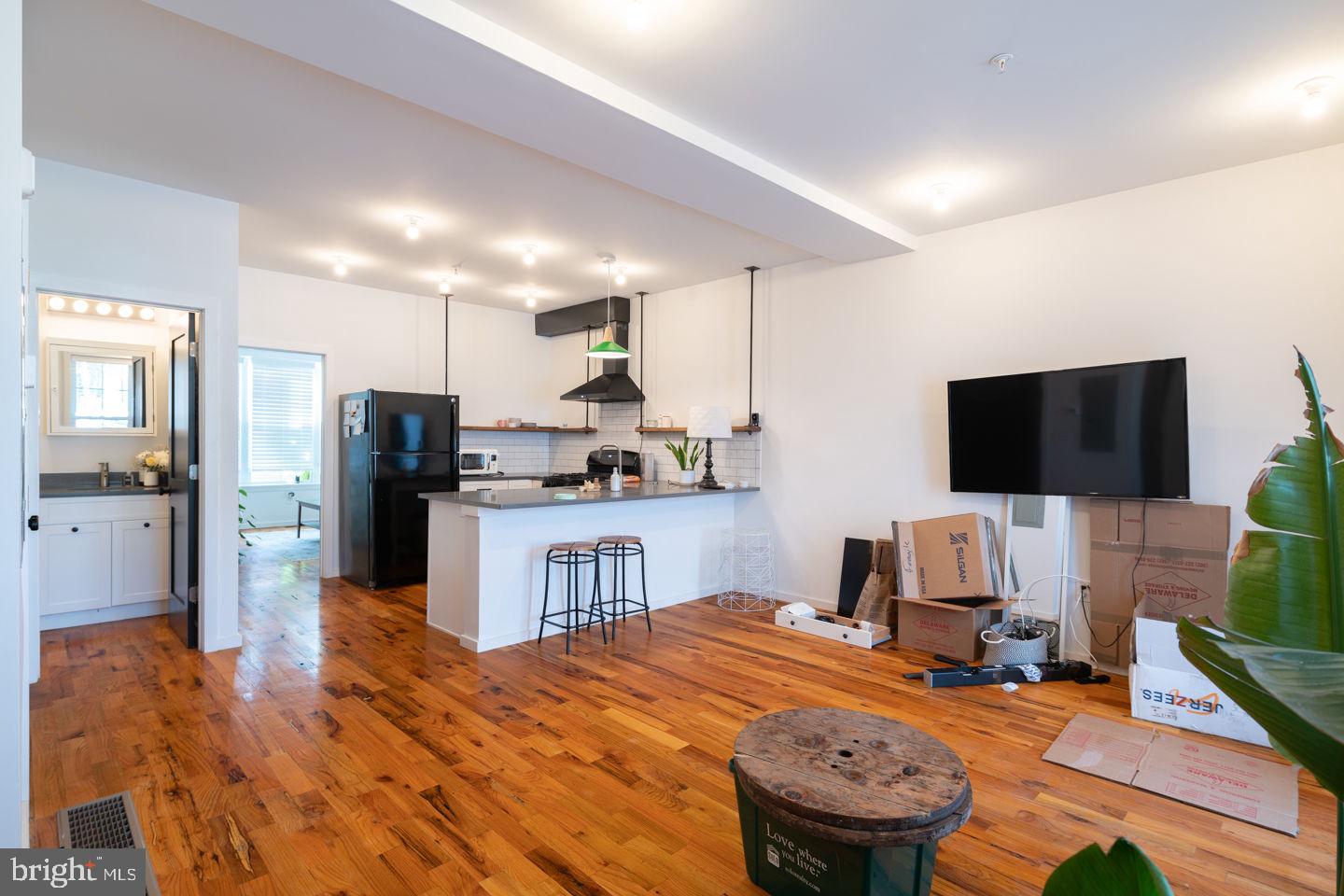 FISHTOWN - Commercial Sale