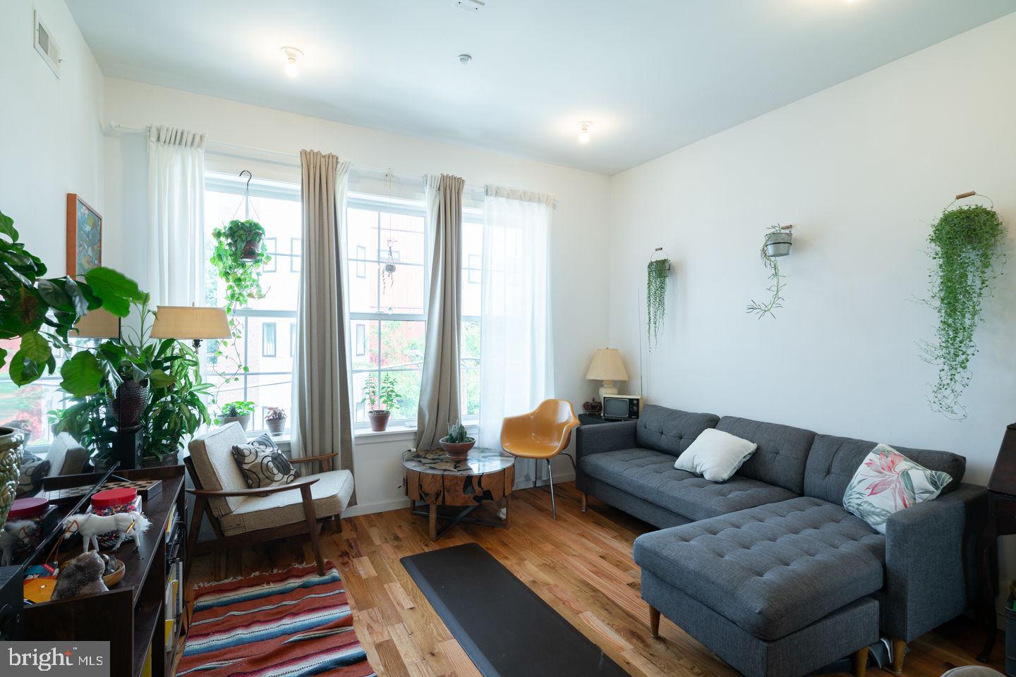 FISHTOWN - Commercial Sale