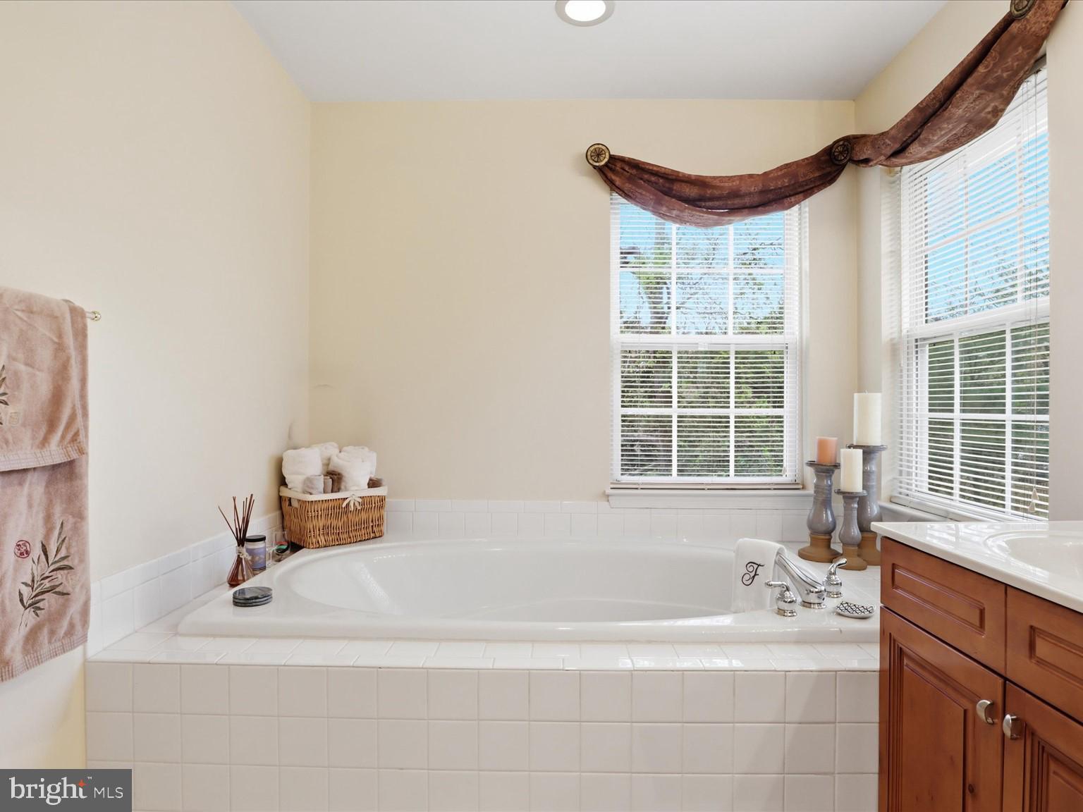 ROSE VILLAGE - Residential