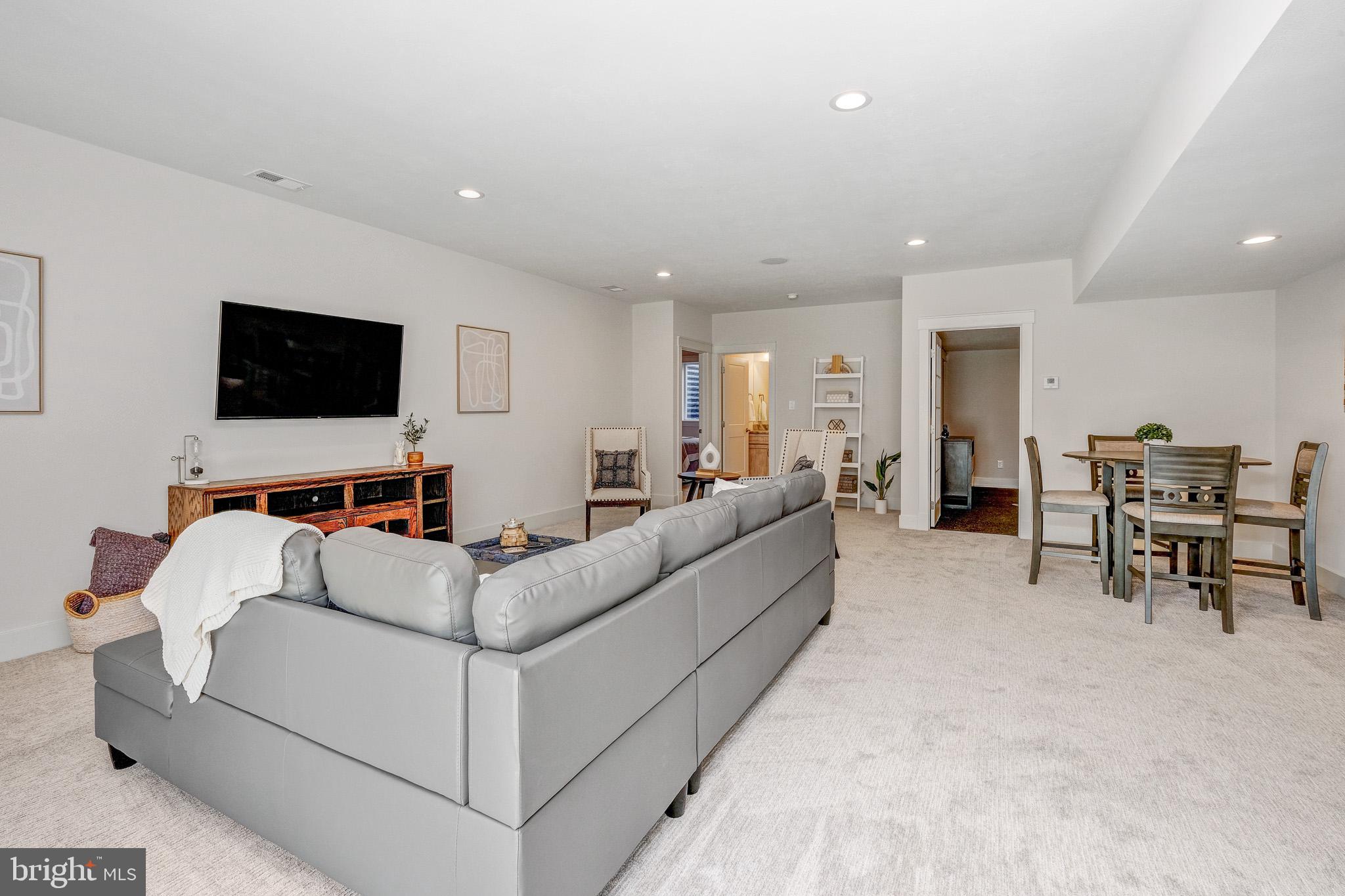 CEDAR VIEW - Residential