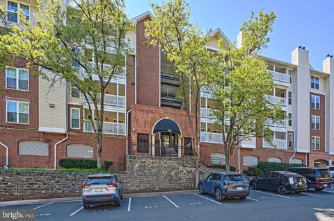1504 Lincoln Way Unit 302, McLean, VA 22102 - MLS#: VAFX2232604