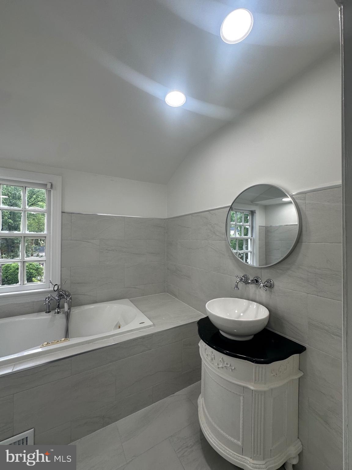 WILTON WOODS - Residential