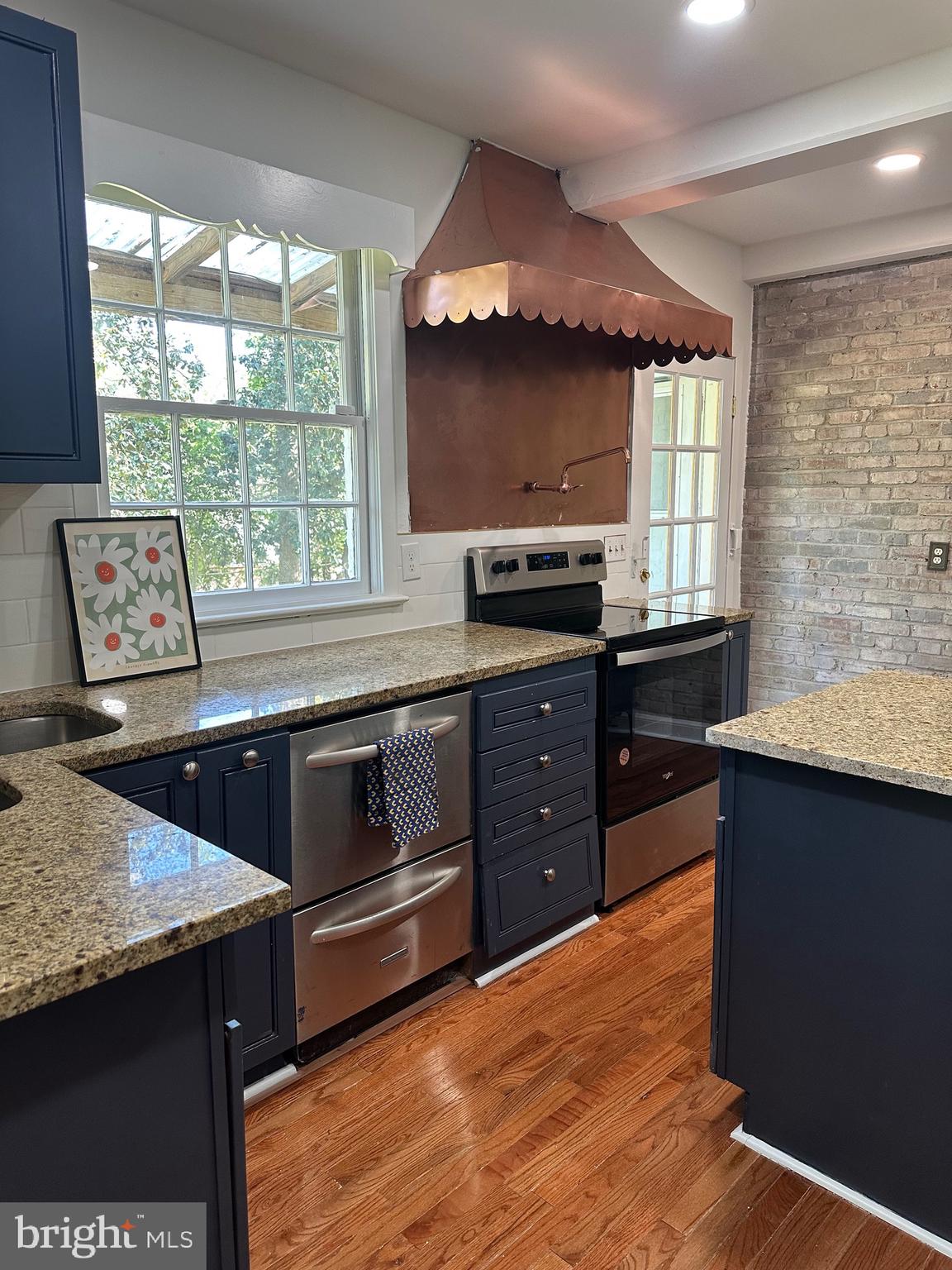 WILTON WOODS - Residential