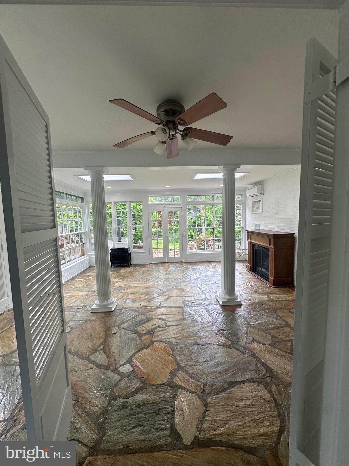 WILTON WOODS - Residential