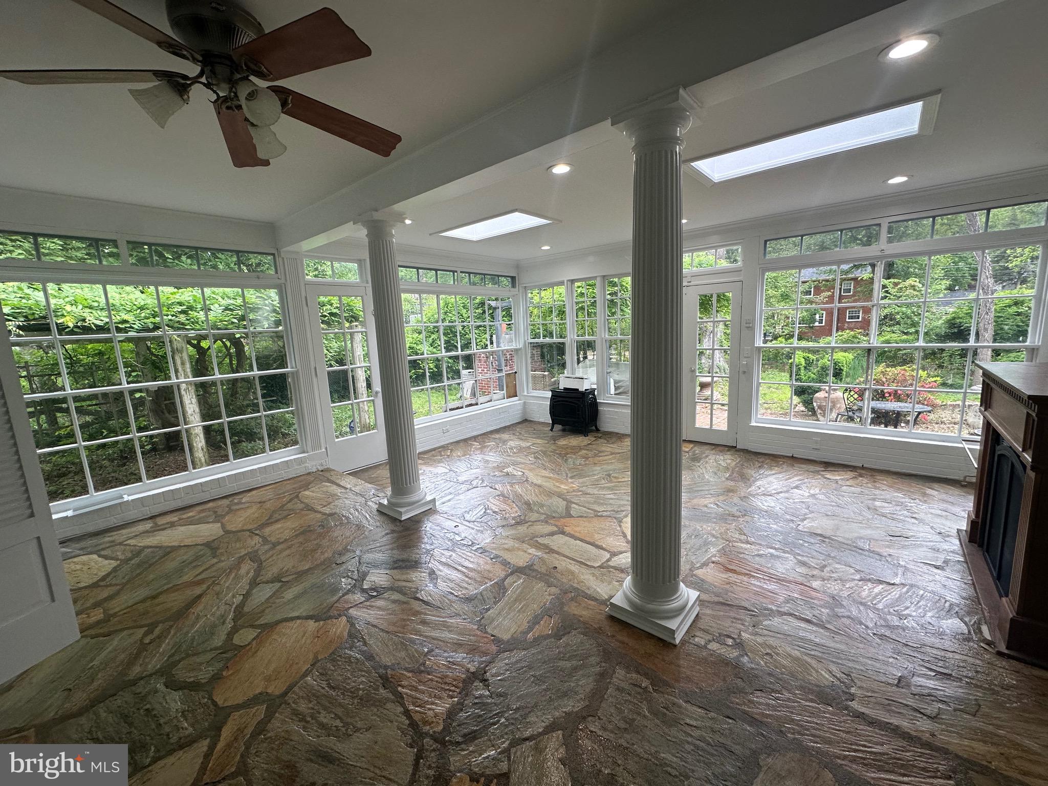 WILTON WOODS - Residential
