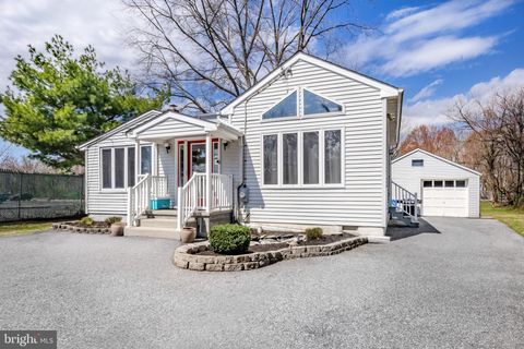 Photo of 922 Longwood Avenue, CHERRY HILL, NJ 08002 (MLS # NJCD2114430)