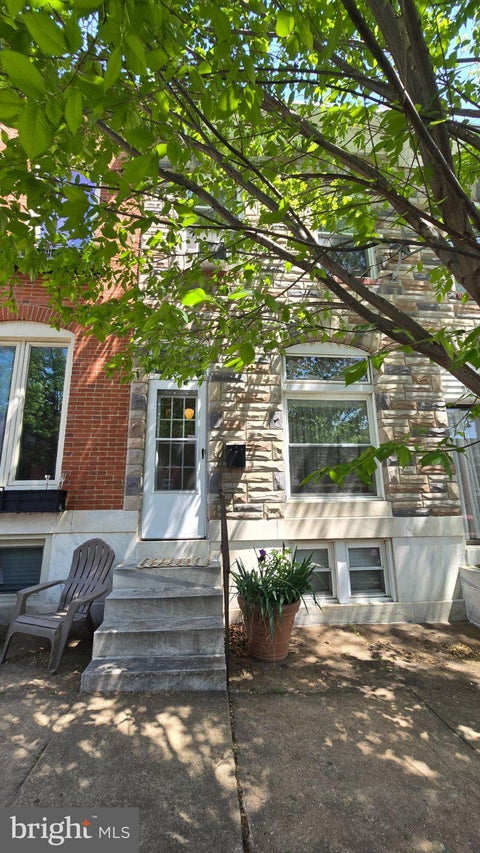 Photo of 925 S Clinton Street, BALTIMORE, MD 21224 (MLS # MDBA2232362)