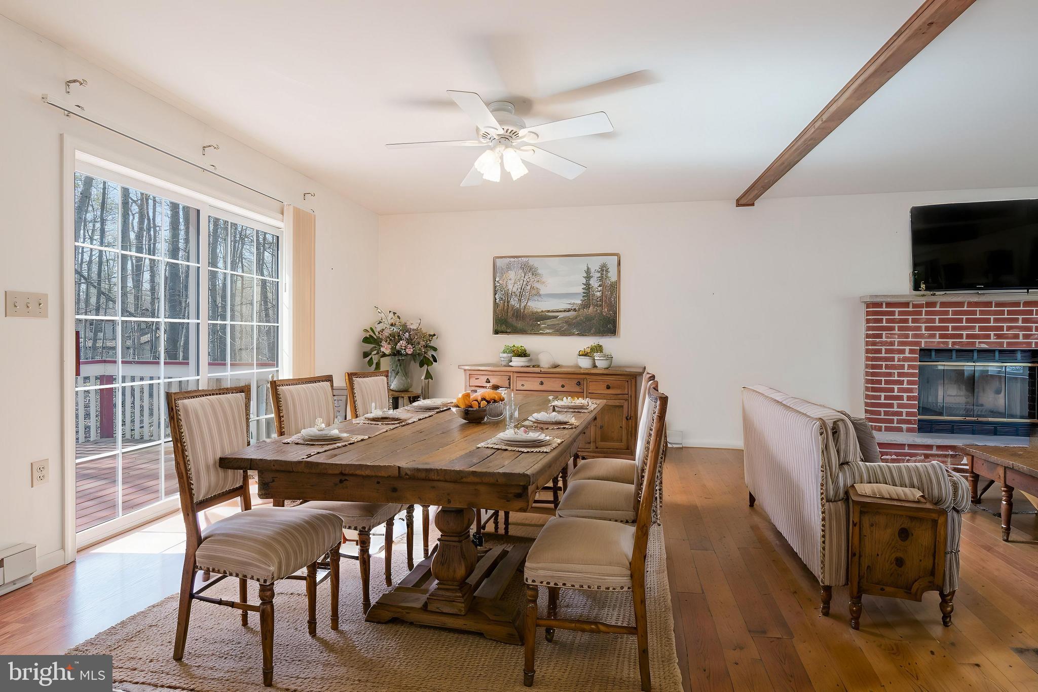 ARROWHEAD  LAKES - Residential