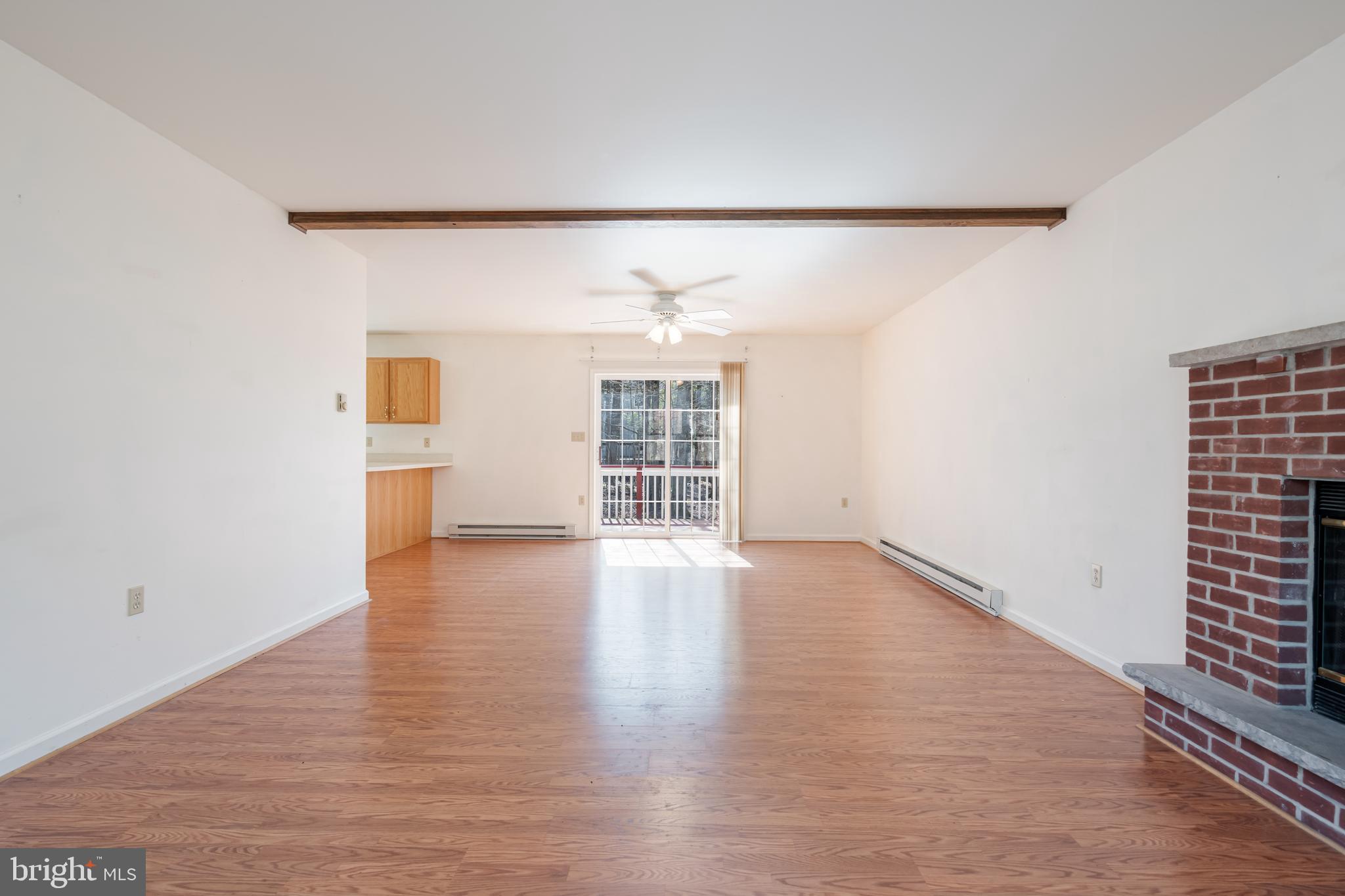 ARROWHEAD  LAKES - Residential