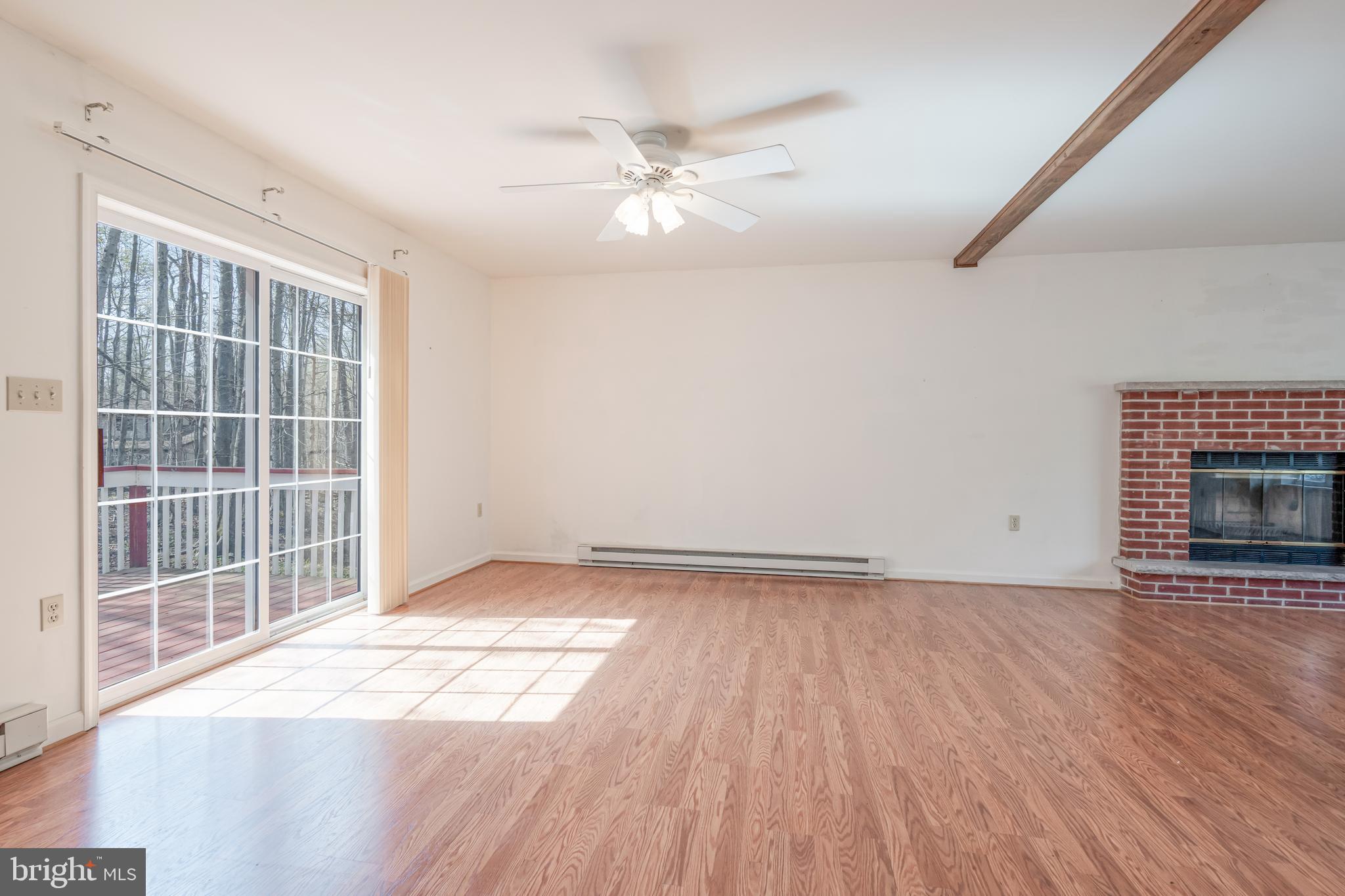 ARROWHEAD  LAKES - Residential