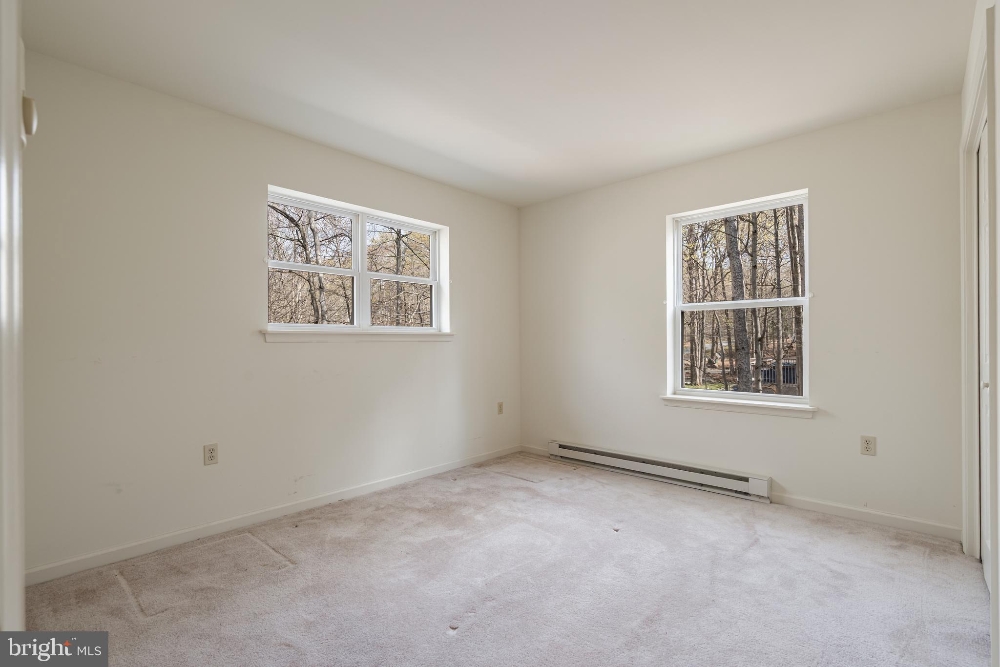 ARROWHEAD  LAKES - Residential