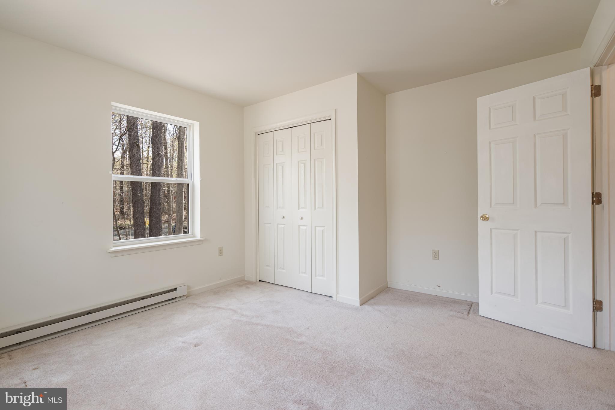 ARROWHEAD  LAKES - Residential