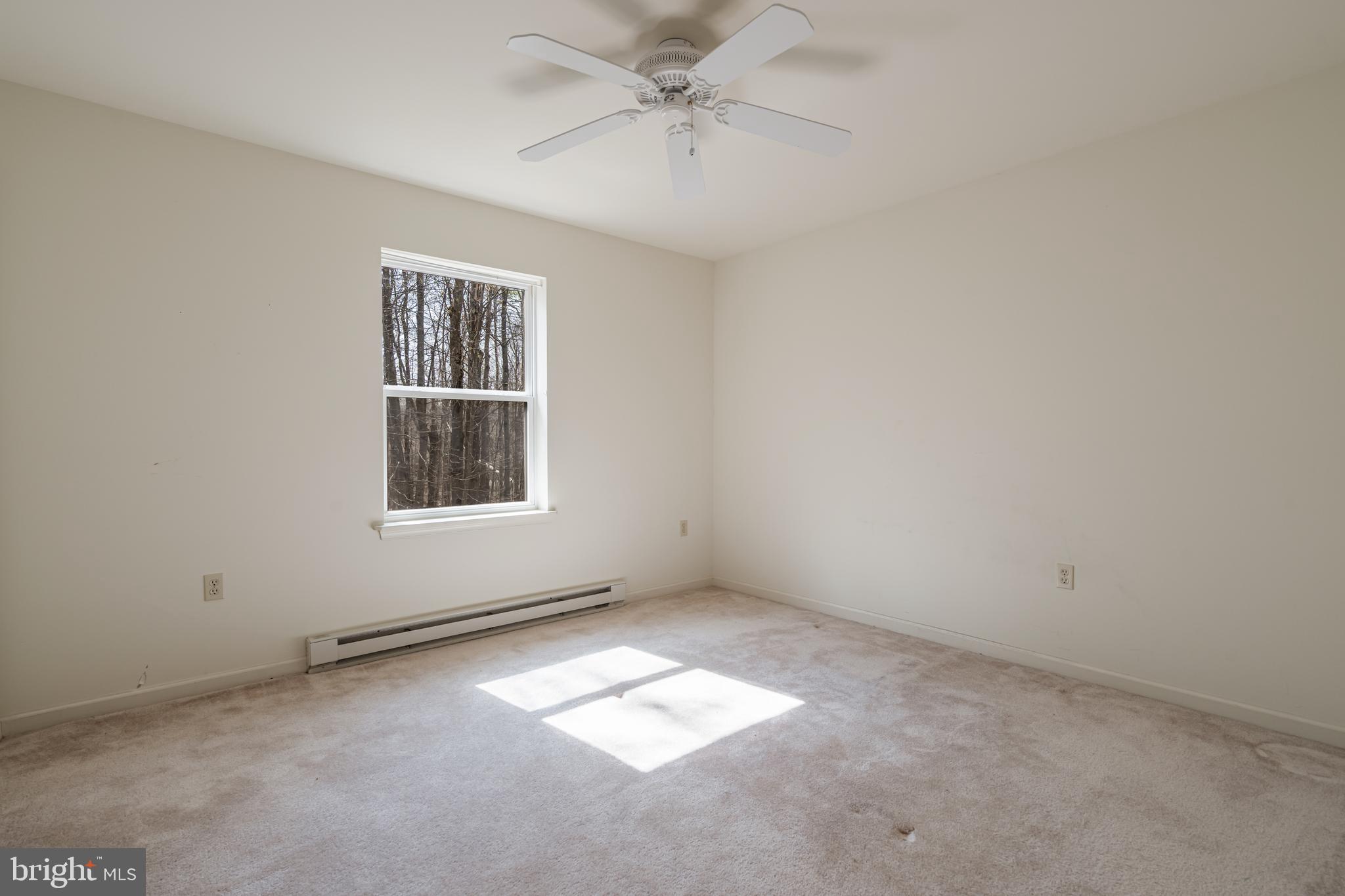 ARROWHEAD  LAKES - Residential