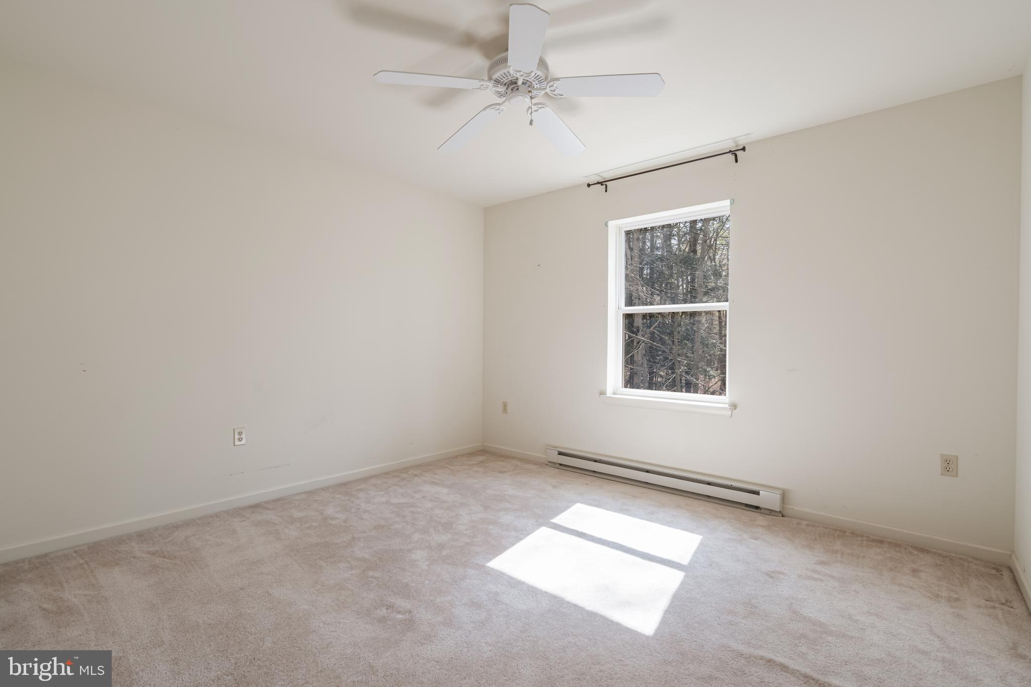 ARROWHEAD  LAKES - Residential