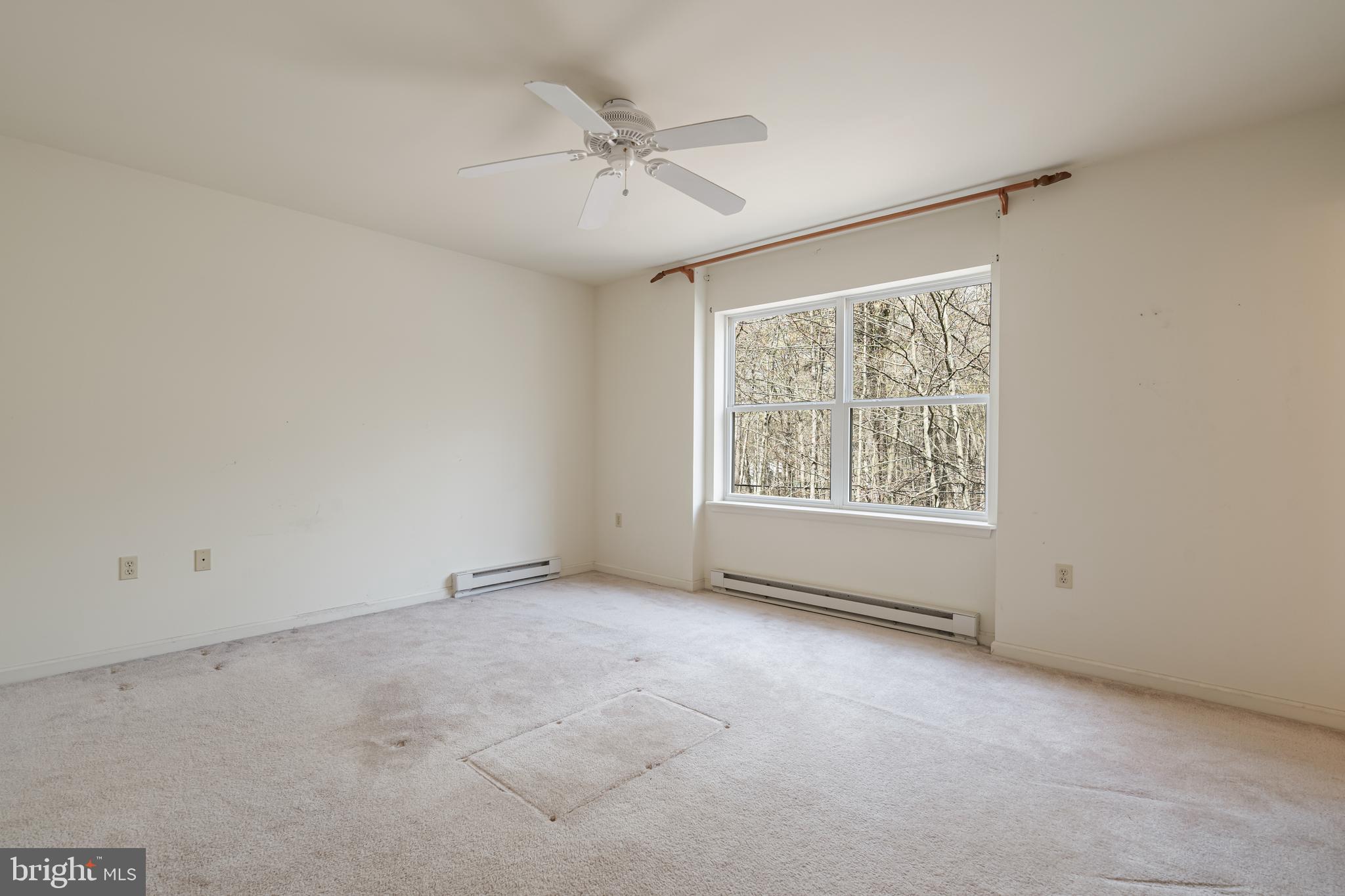 ARROWHEAD  LAKES - Residential