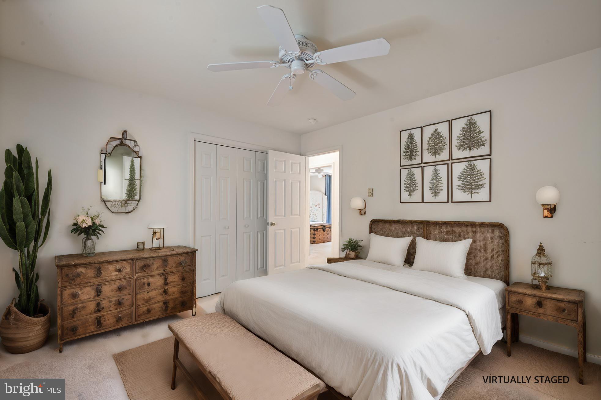 ARROWHEAD  LAKES - Residential