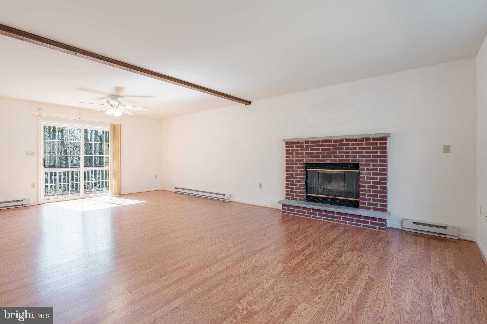 ARROWHEAD  LAKES - Residential