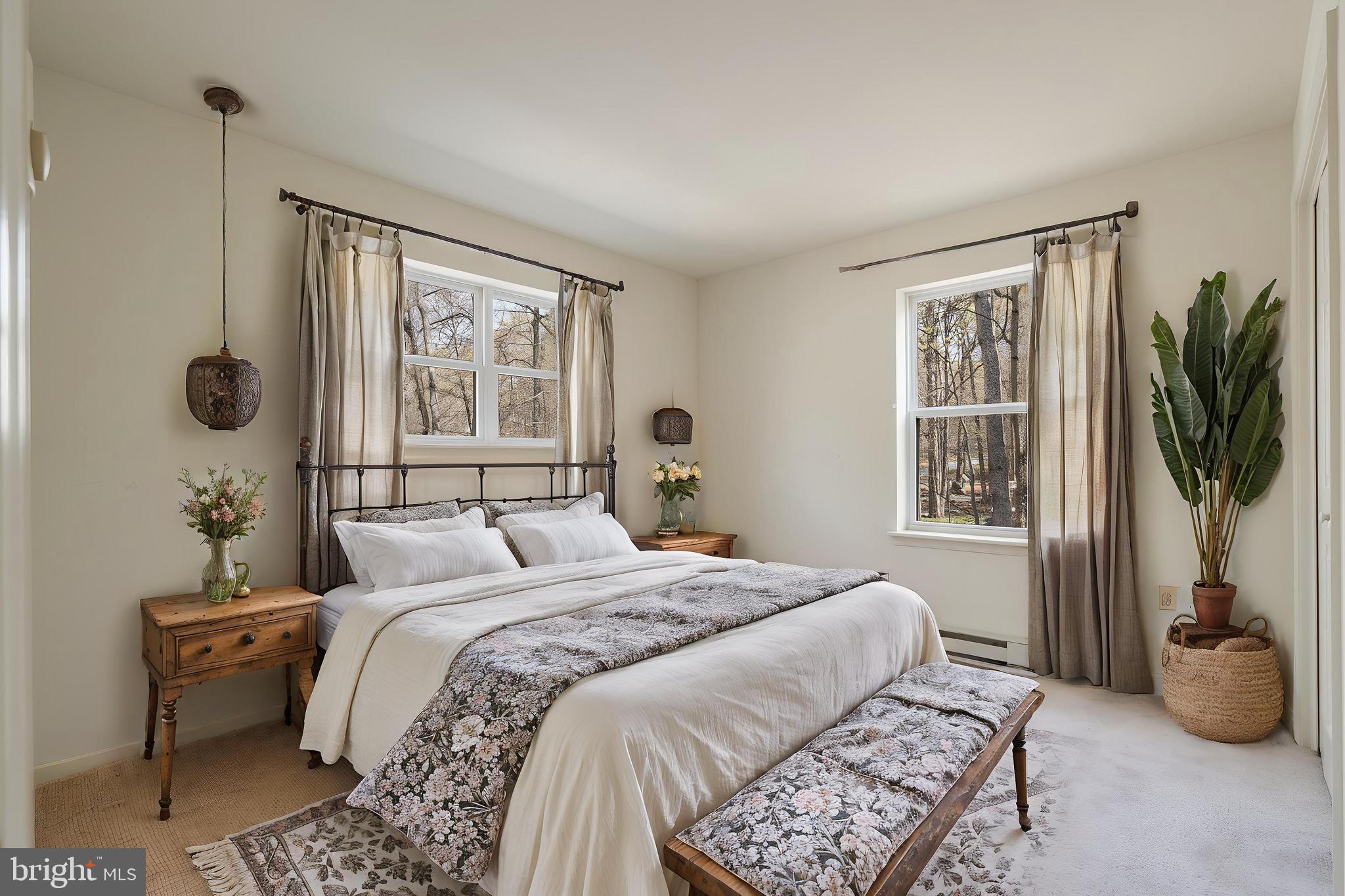 ARROWHEAD  LAKES - Residential