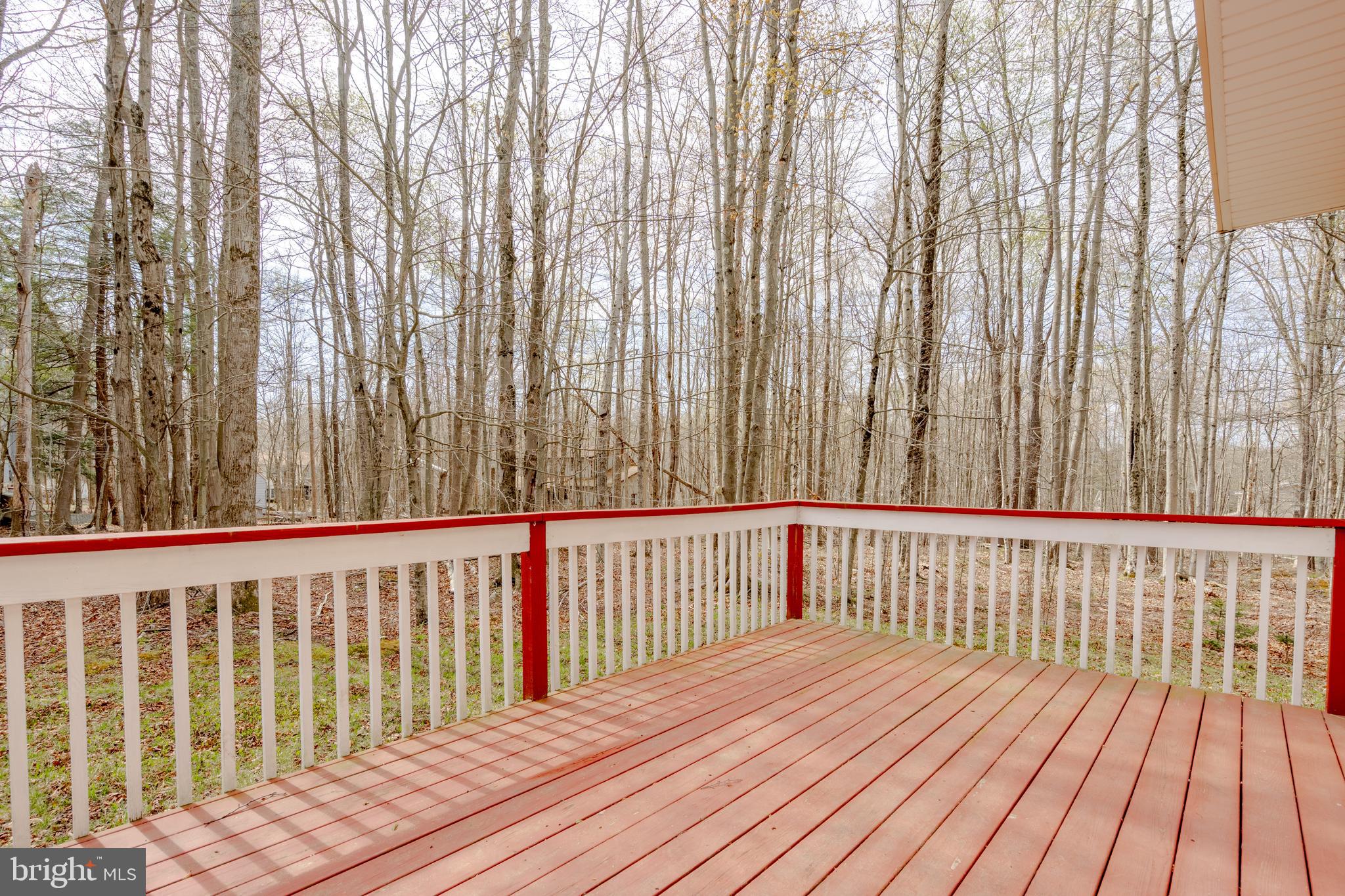 ARROWHEAD  LAKES - Residential