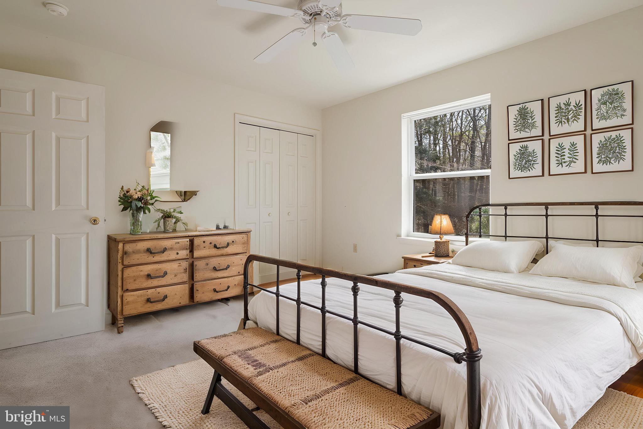 ARROWHEAD  LAKES - Residential