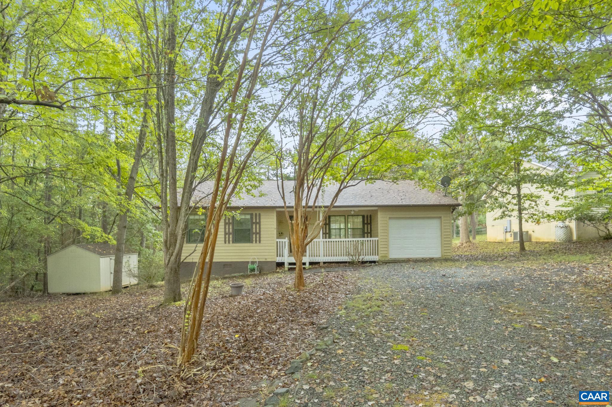 LAKE MONTICELLO - Residential