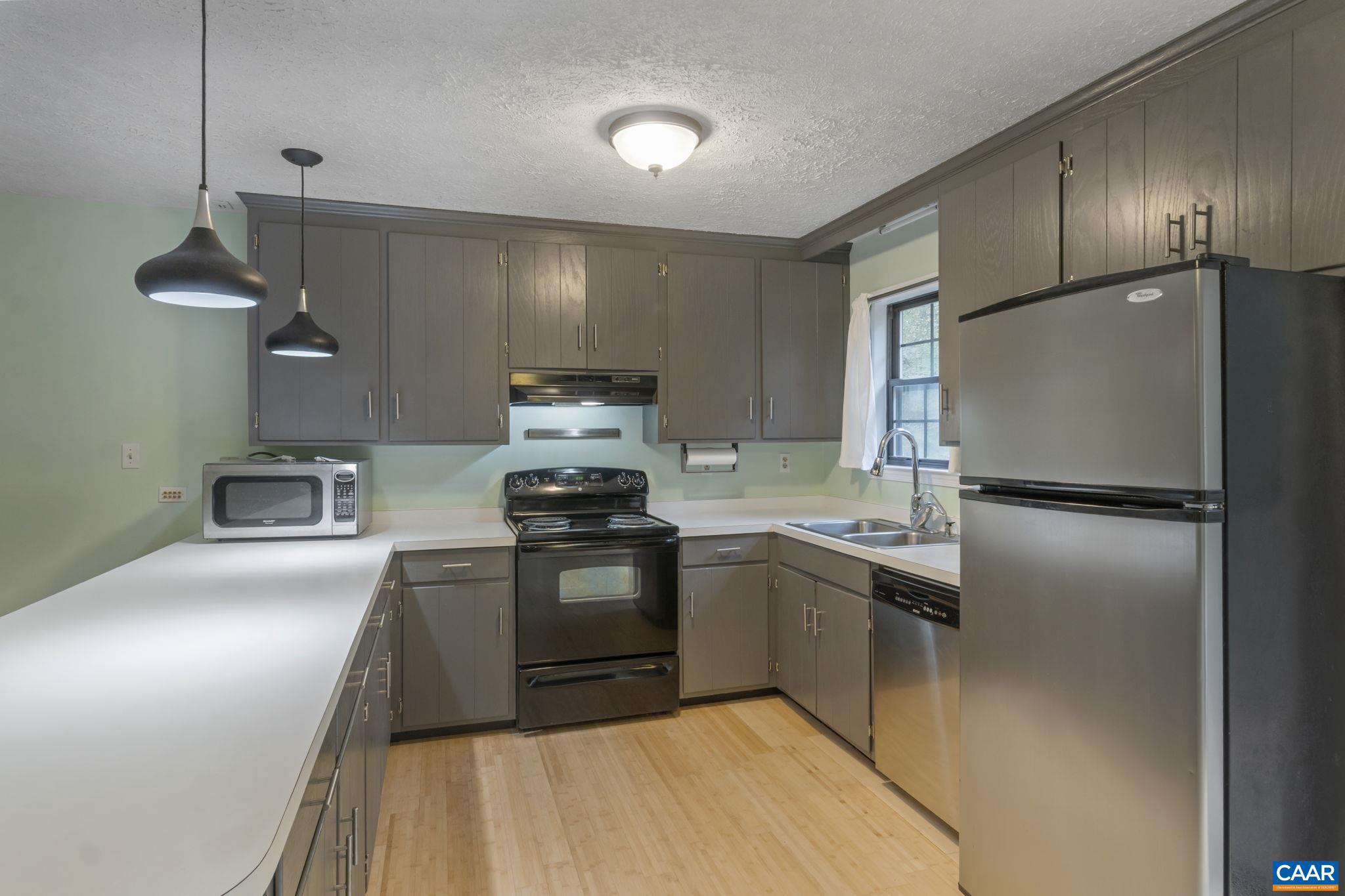 LAKE MONTICELLO - Residential